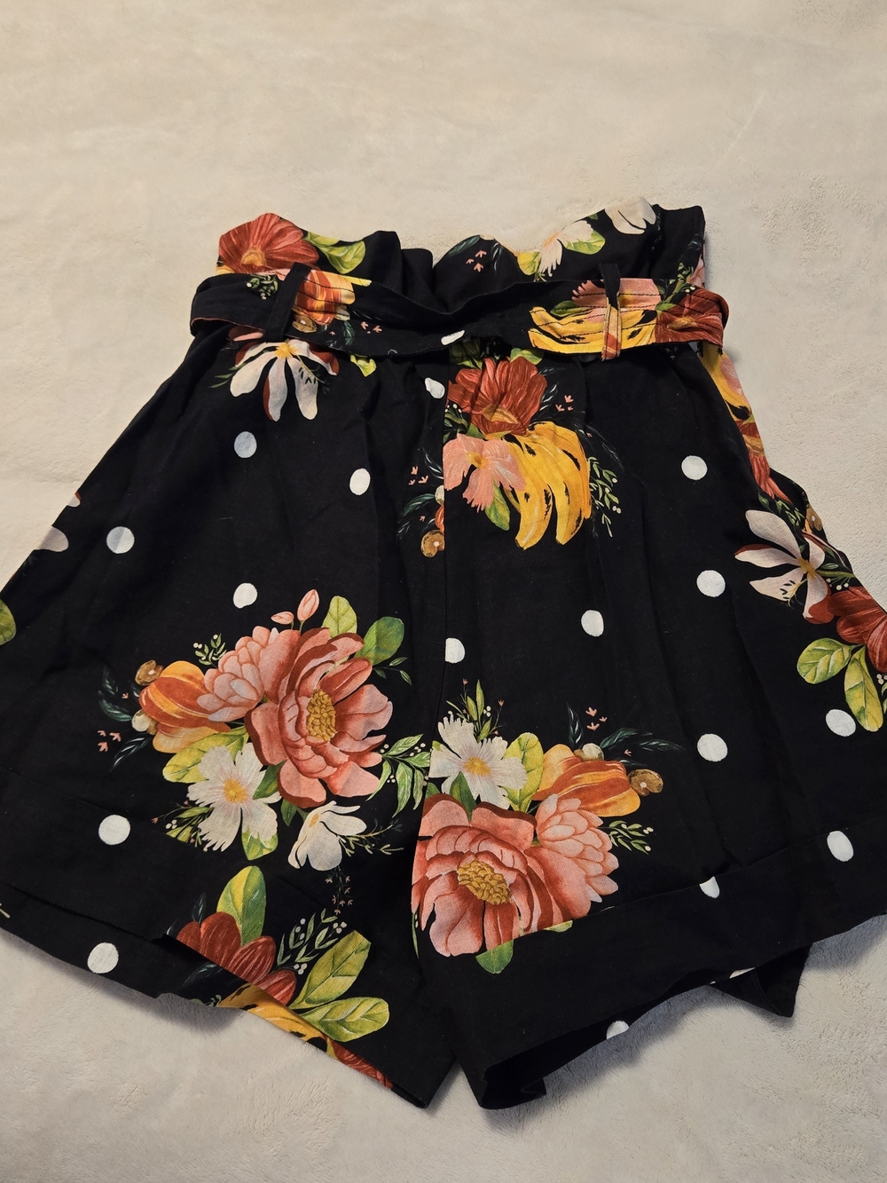 FARM Rio NWOT Shorts Black Floral & Polka Dot High Paperbag Waist with belt - Picture 2 of 7
